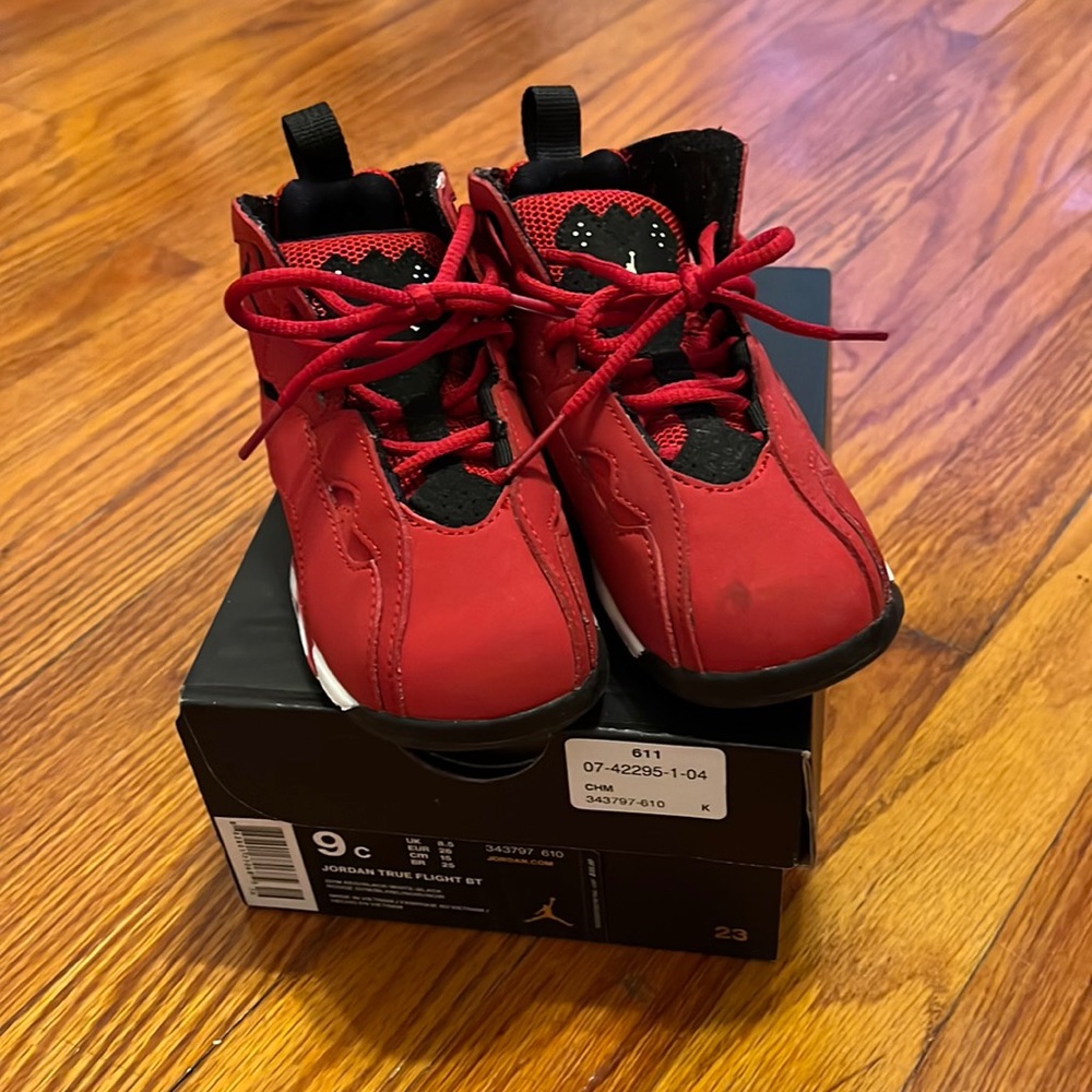 Nike Jordan red/black 9c